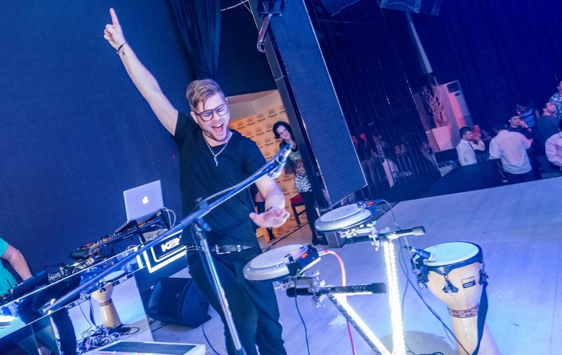 Chi Pah, cel mai tare percuţionist de la noi, a extaziat publicul în Regie | FOTO