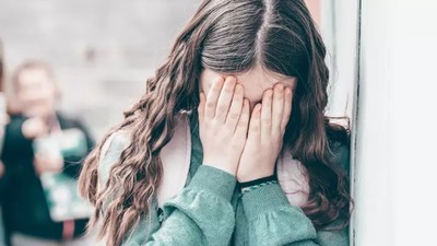 Doi români, acuzați de abuzul unei minore în Manchester: au fost arestați preventiv