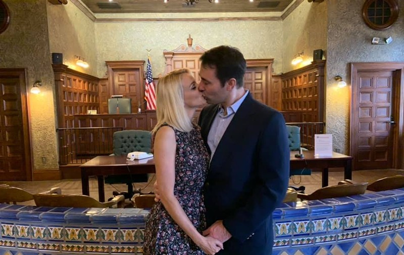 Primele imagini cu Catrinel Sandu mireasă. Fosta bebelușă s-a căsătorit pe plajă, în America