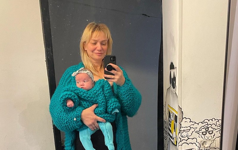 Cristina Cioran și fetița ei au fost externate din spital după infectarea cu COVID-19. Cum se simt cele două acum