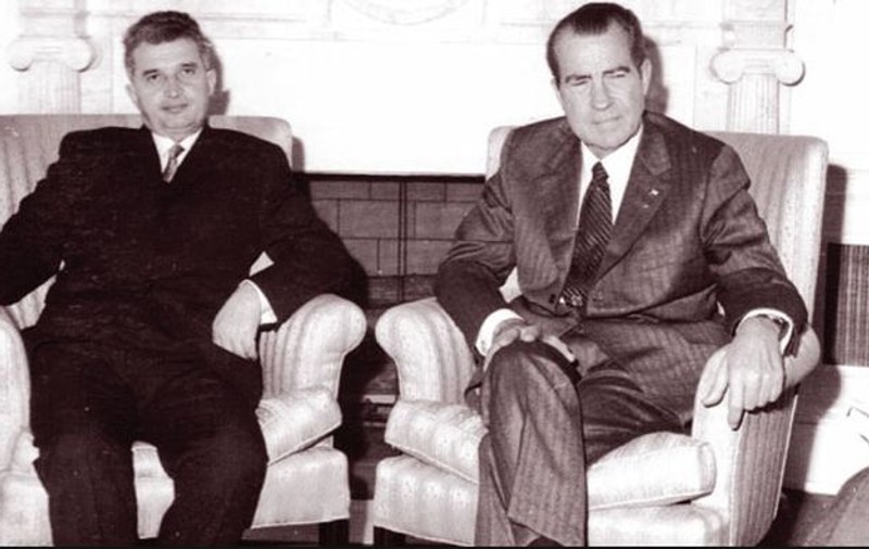 VIDEO/Ceauşescu l-a servit pe Nixon cu ruladă de berbec castrat. Ce au mâncat cei doi preşedinţi în timpul întâlnirilor oficiale