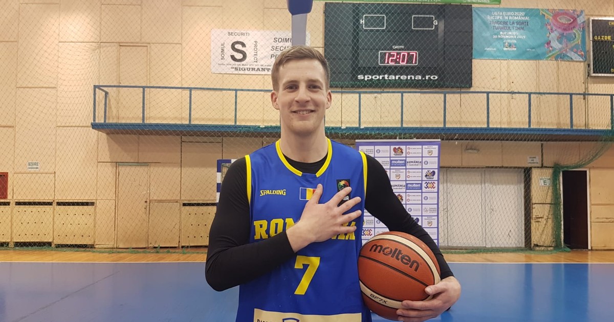 Un fotbalist în naționala de baschet a României: ”Idolul meu a fost Ronaldinho”