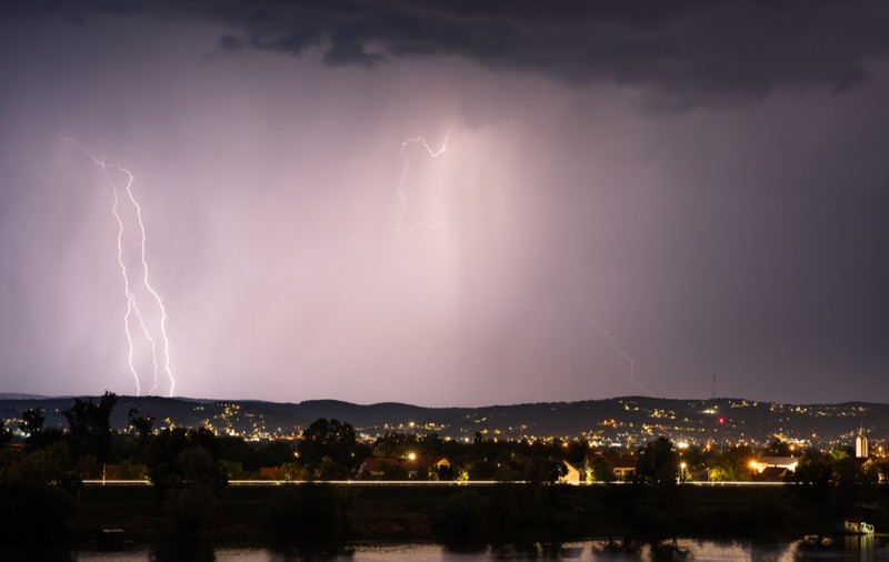Ce urmează după valul de căldură: meteorologii anunță o schimbare bruscă de vreme în România
