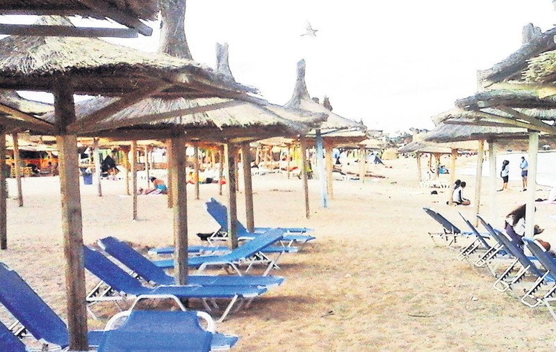 Ultimul act al sezonului estival de la malul Mării Negre | Plaje goale, străzi pustii, magazine închise