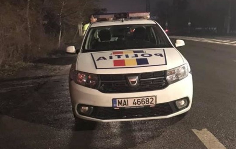 VIDEO / O mamă susține că fiul ei a fost bătut de poliție, în urma unui control. Cei doi au fost trași pe dreapta, în timp ce se îndreptau către un spital