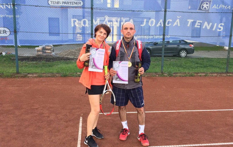 România joacă tenis! Peste 1.500 de jucători sunt așteptați pe 5-7 mai, în 23 de orașe, la cel mai mare simultan de turnee de tenis pentru amatori din țară