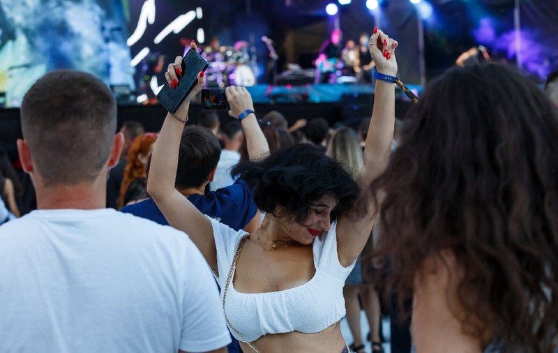 Elevii care iau zece la BAC 2025, premiați cu bilete la un mare festival din România