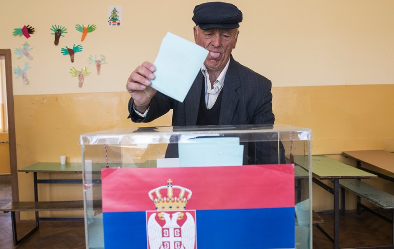 Alegeri prezidențiale în Serbia | Premierul Aleksandar Vucic a câștigat alegerile din primul tur