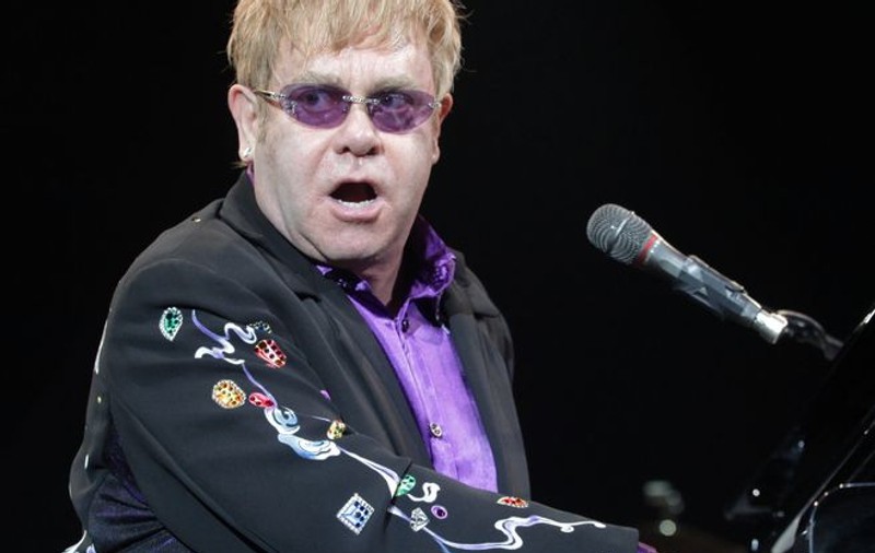Sir Elton John, Sting şi Lily Allen, premiaţi de industria muzicală americană