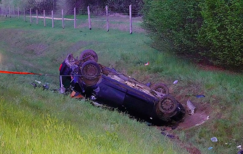 Mașină plină cu români, distrusă în Ungaria de o dubă condusă tot de un român