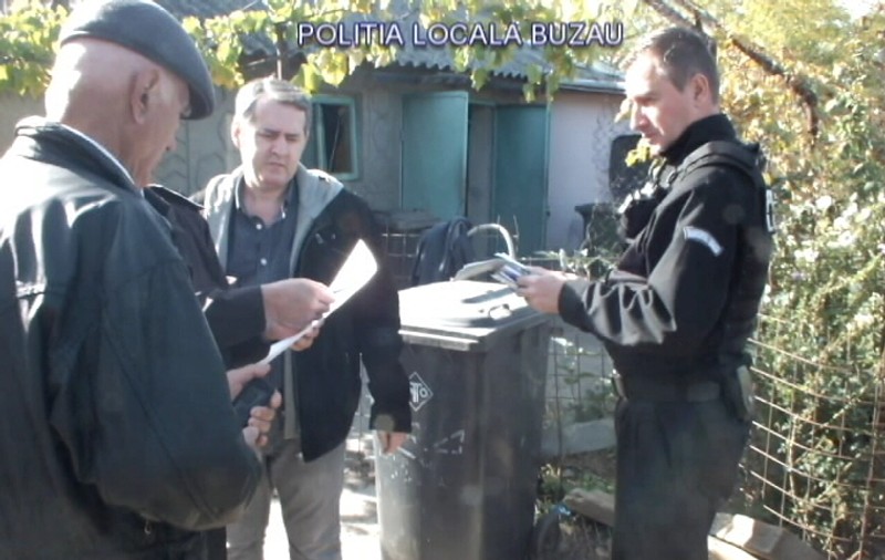 Încă o fermă ilegală de păsări și animale a fost descoperită la Buzău de polițiștii locali| GALERIE FOTO