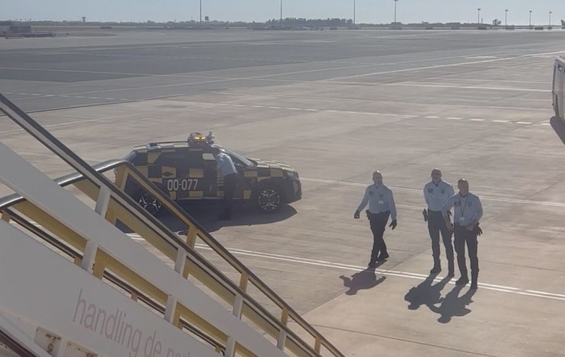 A fost arestată pe aeroport după ce a criticat pe internet destinația unde și-a petrecut vacanța: „E superpericulos”