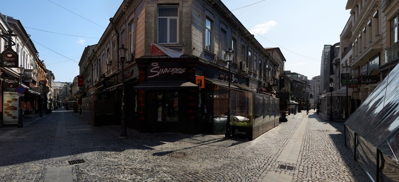 Străzile din Centrul Vechi din București, până mai ieri kilometrul zero al distracției, sunt acum pustii