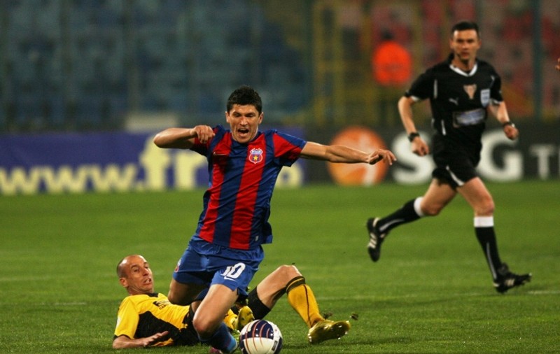 Steaua nu a reuşit, ieri, în turul semifinalei Cupei României, să spargă defensiva Braşovului