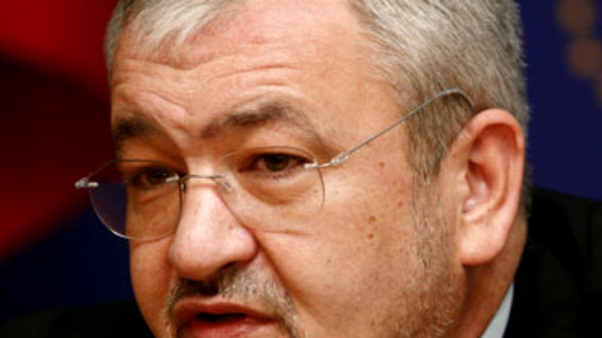 DNA a început percheziția informatică în dosarul „Vlădescu”; Au luat la puricat tableta fostului ministru