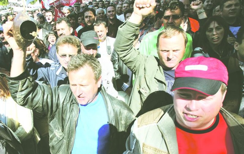 Piaţa Victoriei, blocată!