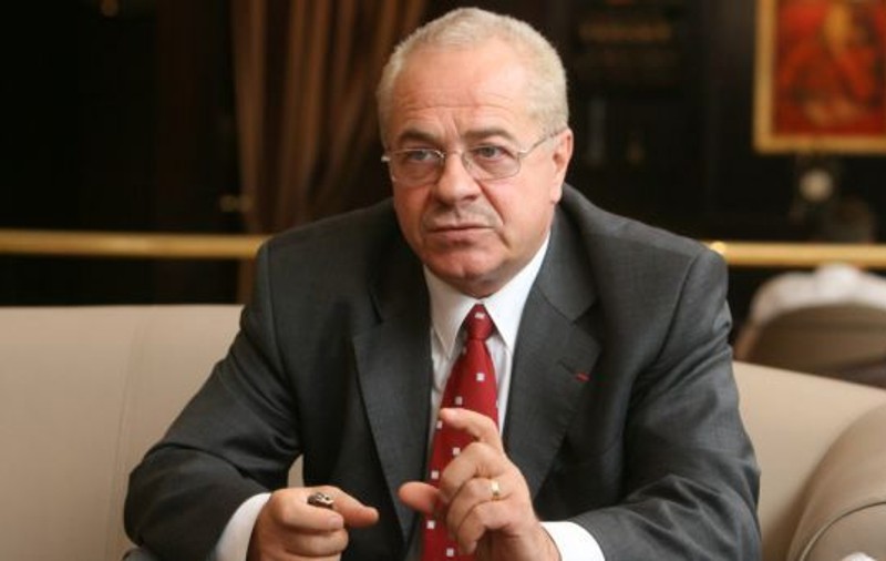 Zi de doliu în Argeș pentru înmormântarea lui Constantin Stroe. Fostul director al uzinei Dacia, condus pe ultimul drum