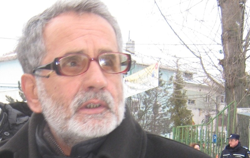Tatăl Mădălinei Manole îi ceartă pe procurori