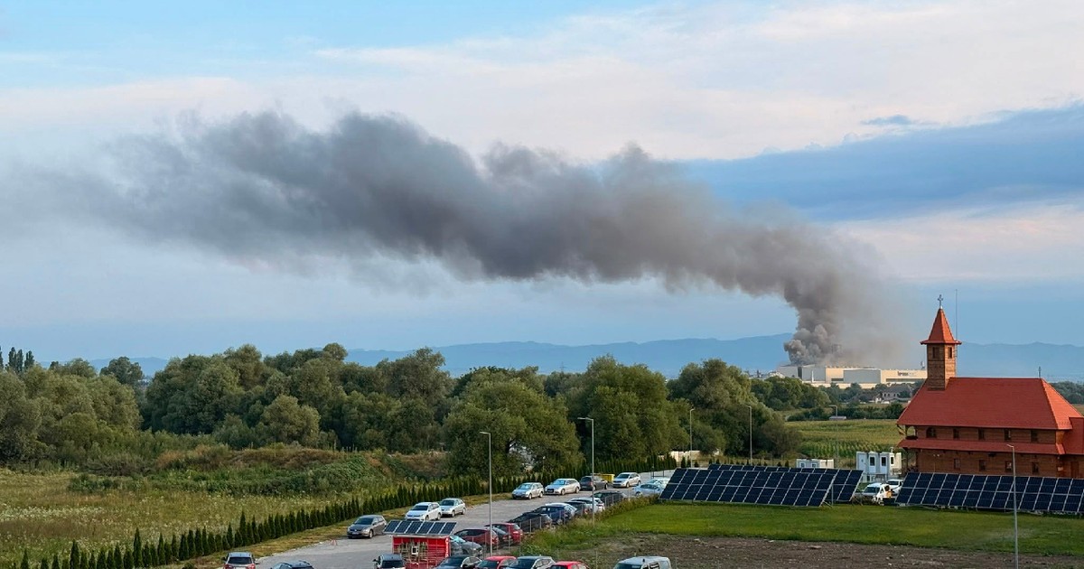 Explozie și incendiu la o fabrică de produse din lemn din Brașov.