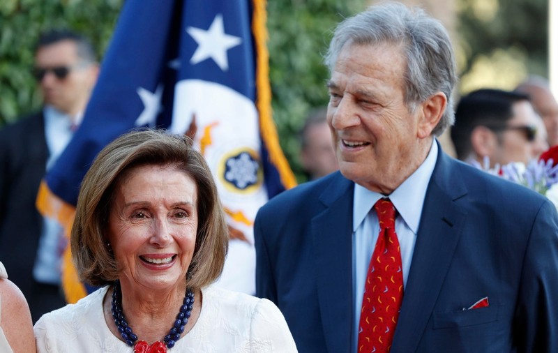 Bărbatul care l-a atacat cu ciocanul pe soțul lui Nancy Pelosi, inculpat. Ce pedeapsă riscă