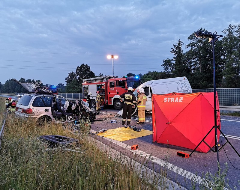 Trei români au murit într-un groaznic accident în Polonia. Încă unul e în spital, grav rănit