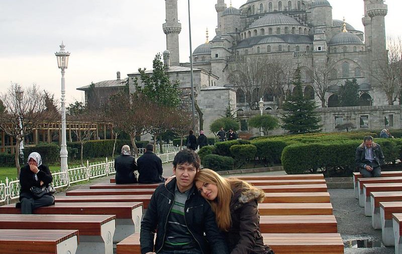 Elena Gheorghe şi-a dus iubitul la catedrala Sfânta Sofia din Istanbul