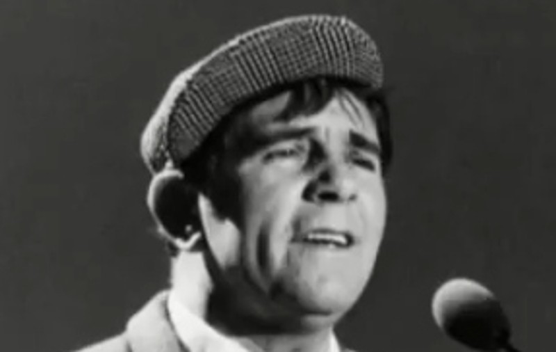 Comicul Norman Wisdom a încetat din viaţă