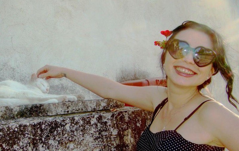 MOARTEA MISTERIOASĂ a unei STUDENTE din IAŞI! Găsită fără suflare, GOALĂ, într-o VILĂ din ITALIA!