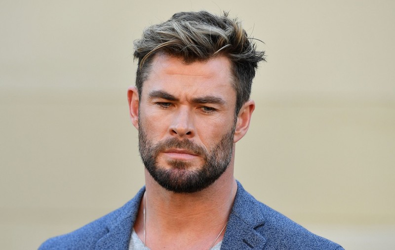 Chris Hemsworth ia o pauză de la actorie. A anunțat că are un risc crescut de a dezvolta Alzheimer: „Nu este ca și cum mi-am dat demisia”