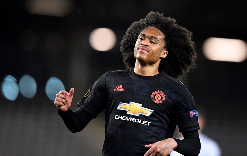 Tahith Chong, jucător la Manchester United, a fost jefuit cu cuțitul la gât în propria casă. „O experiență teribilă”