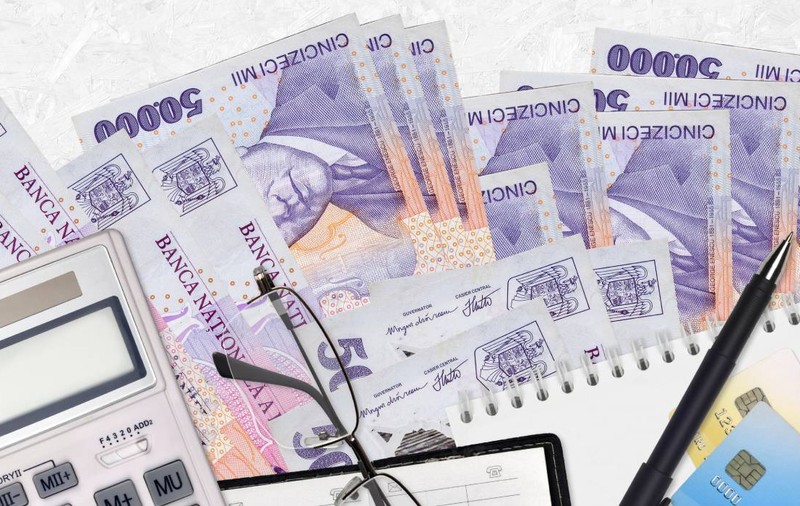 Românii plătesc facturi ca în Barcelona, deși trăiesc cu salarii de 3 ori mai mici. Care este orașul cu cele mai scumpe utilități