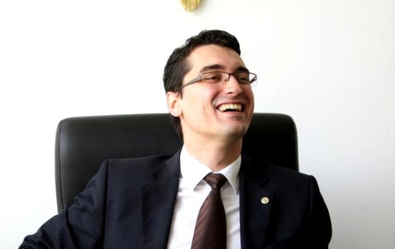 Burleanu se răzbună pe cei care au ”îndrăznit” să anunțe că merg pe mâna lui Lupescu: ”Să vă fie rușine!”