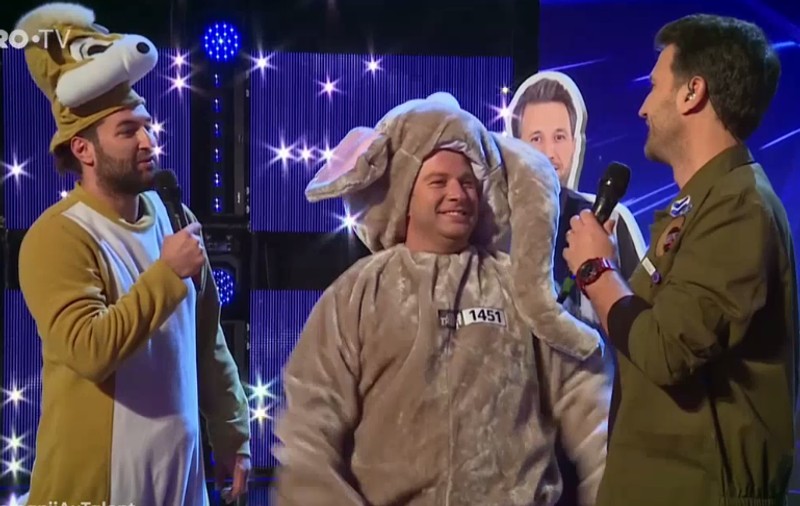 VIDEO/ Moment aniversar pentru Andi Moisescu, la ”Românii au talent”. Ce surpriză i-au făcut Smiley și Pavel Bartoș