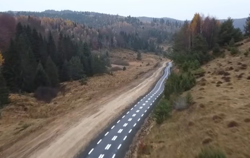 Satul din România fără drumuri asfaltate, dar cu pistă de biciclete: are doar câțiva locuitori și e înconjurat de animale sălbatice