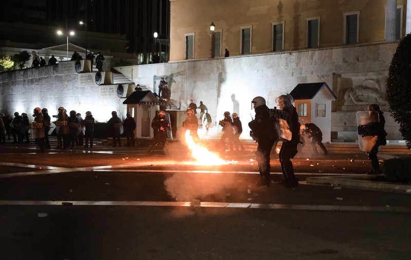 Furie tot mai mare în Grecia, după tragedia feroviară. Greve și proteste, în timp ce 56 de oameni sunt încă dispăruți
