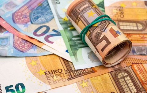 Un bărbat va primi 2.000 de euro pe lună până în 2031 fără să muncească, după ce i-au ieșit șase numere la loterie, în Austria