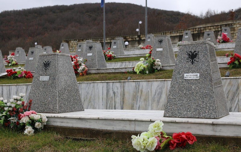 Cinci sârbi au fost arestați în cazul masacrului din Kosovo care a declanșat intervenția NATO