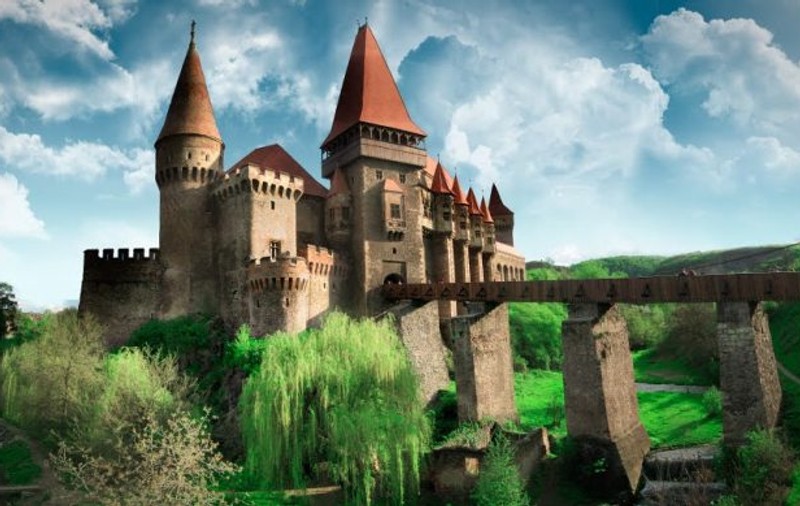 Castelul Corvinilor, un milion de euro din vânzarea biletelor