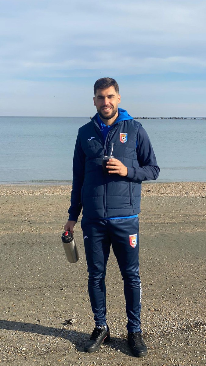 O cafea la malul mării