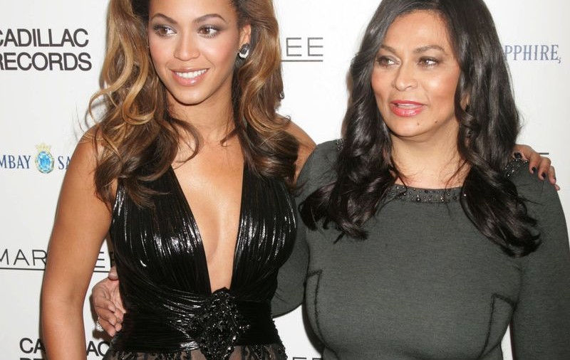 E oficial! Mama lui Beyonce a depus actele de divorţ
