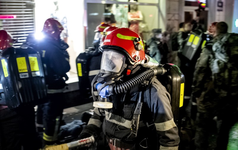 Stația de metrou Piața Victoriei, evacuată în urma unei degajări de fum. Metrorex: „O defecțiune minoră”