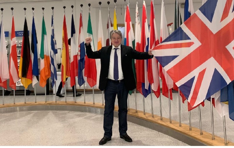 Fostul consilier al lui Boris Elțîn: „Durează 3-4 ani pentru ca Europa să aibă o forță militară capabilă să lupte cu Rusia. Zelenski ar trebui să plece pentru a salva Ucraina”