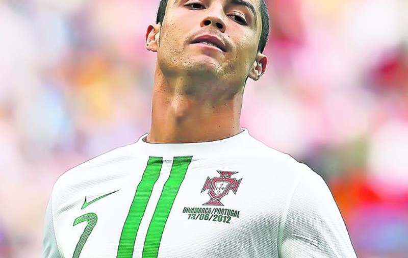 Ironizat din tribună, de unde s-a strigat «Messi! Messi!», portughezul Cristiano Ronaldo se apără: «El ce naiba a făcut la Mondiale?!»