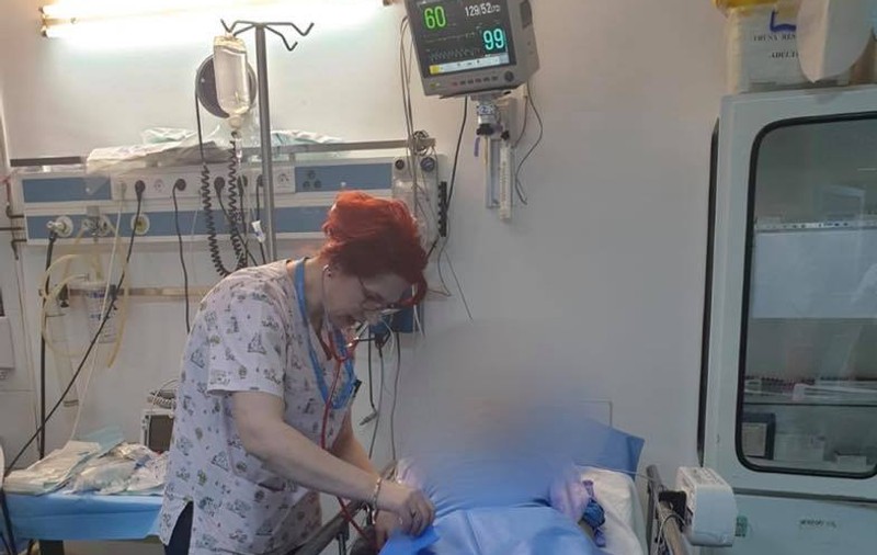 Familia unui pacient al Spitalului Județean Bacău acuză medicii că au ținut secret, timp de două săptămâni, un focar de coronavirus. Două secții au fost închise