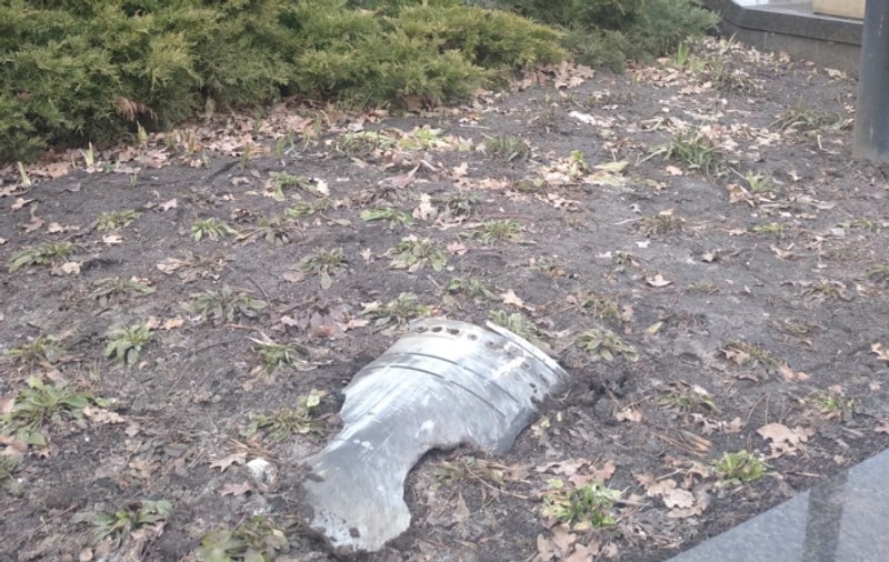 Un fragment de rachetă ar fi căzut în curtea casei lui Zelenski. Reacția liderului ucrainean