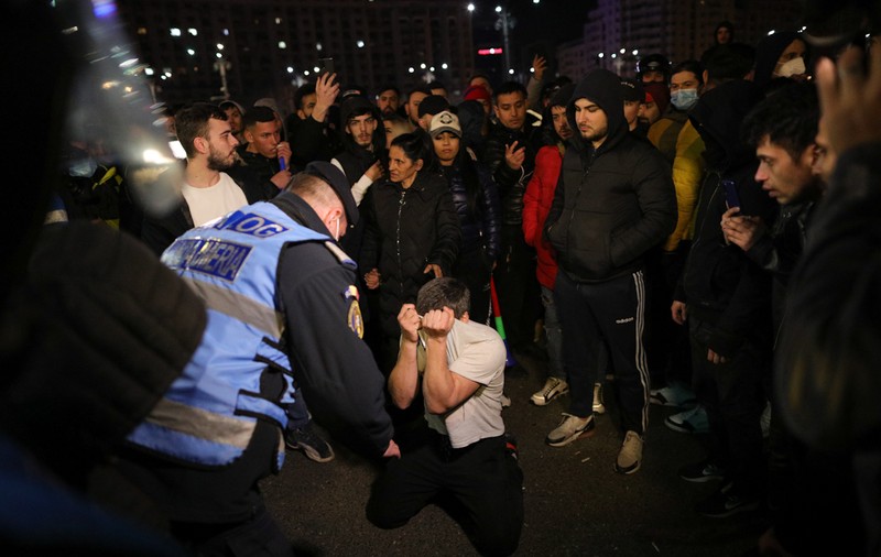 Agenția americană AP, după protestele antirestricții din țară: Oameni în stradă, în timp ce numărul pacienților de la ATI a ajuns la un nivel record