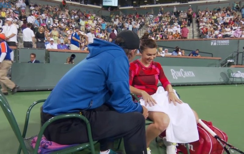 S-au aflat cuvintele care au făcut-o pe Simona Halep să râdă, la meciul cu Serena Williams, de la Indian Wells, deși scorul îi era potrivnic! Discuție spumoasă între numărul 5 WTA și antrenorul ei, Darren Cahill / VIDEO