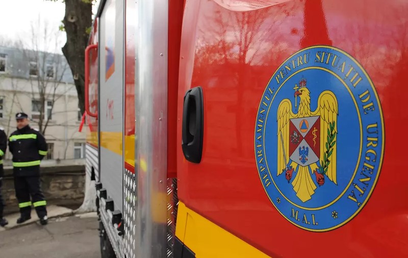 O grădiniță din Câmpulung a fost evacuată, după ce în subsolul clădirii a fost descoperit un proiectil
