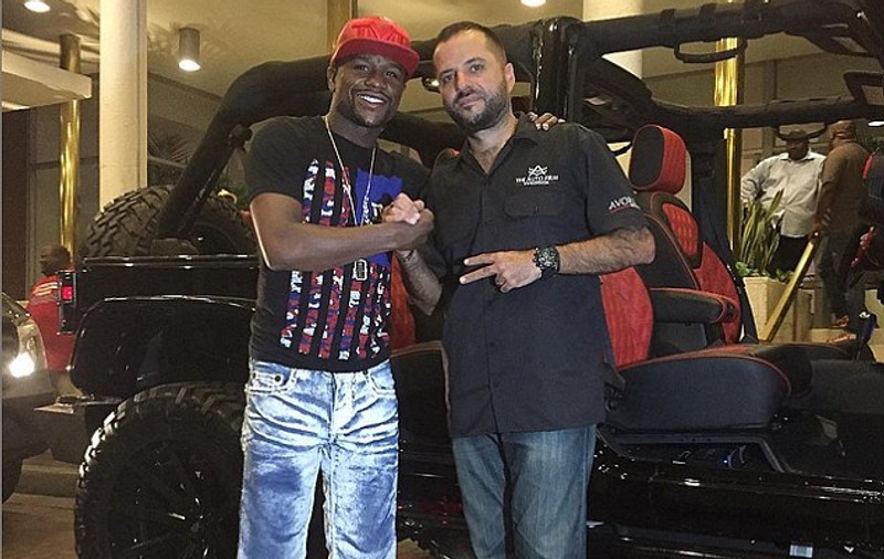 Mayweather n-are bani pentru centura WBO, dar are pentru mașini