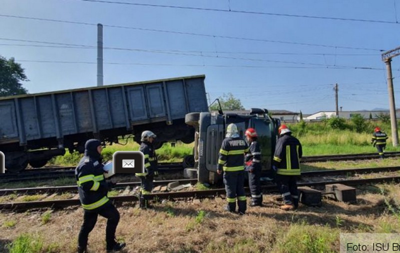 Camion lovit de un marfar, în Braşov. Trei persoane au fost rănite